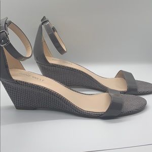 Nine West Gray Sandals Size 8
